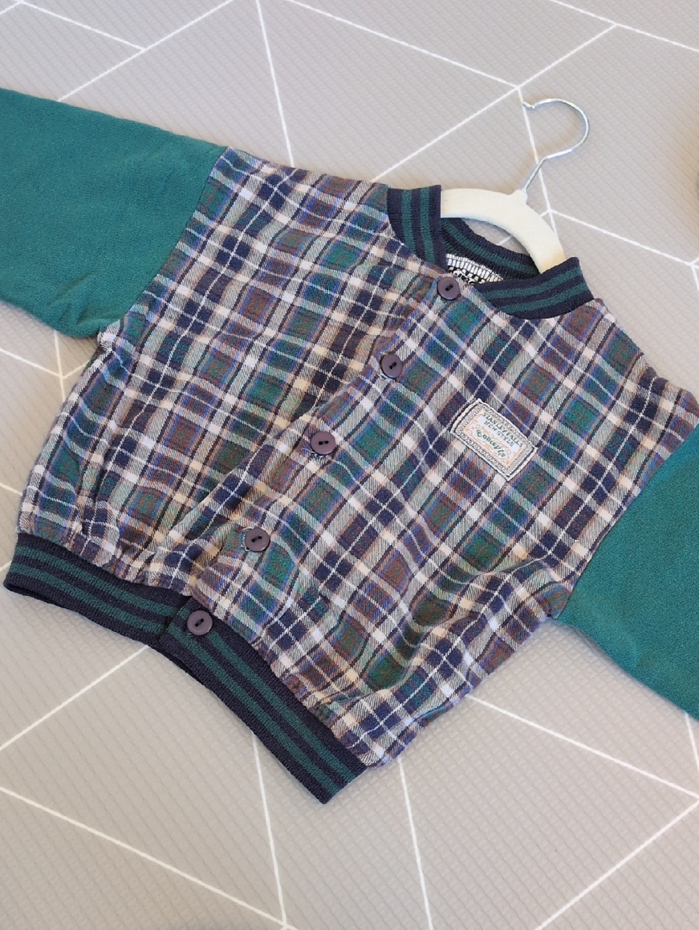 VINTAGE - Size 3 - Plaid & Green Kids Button-Up Bomber Jacket